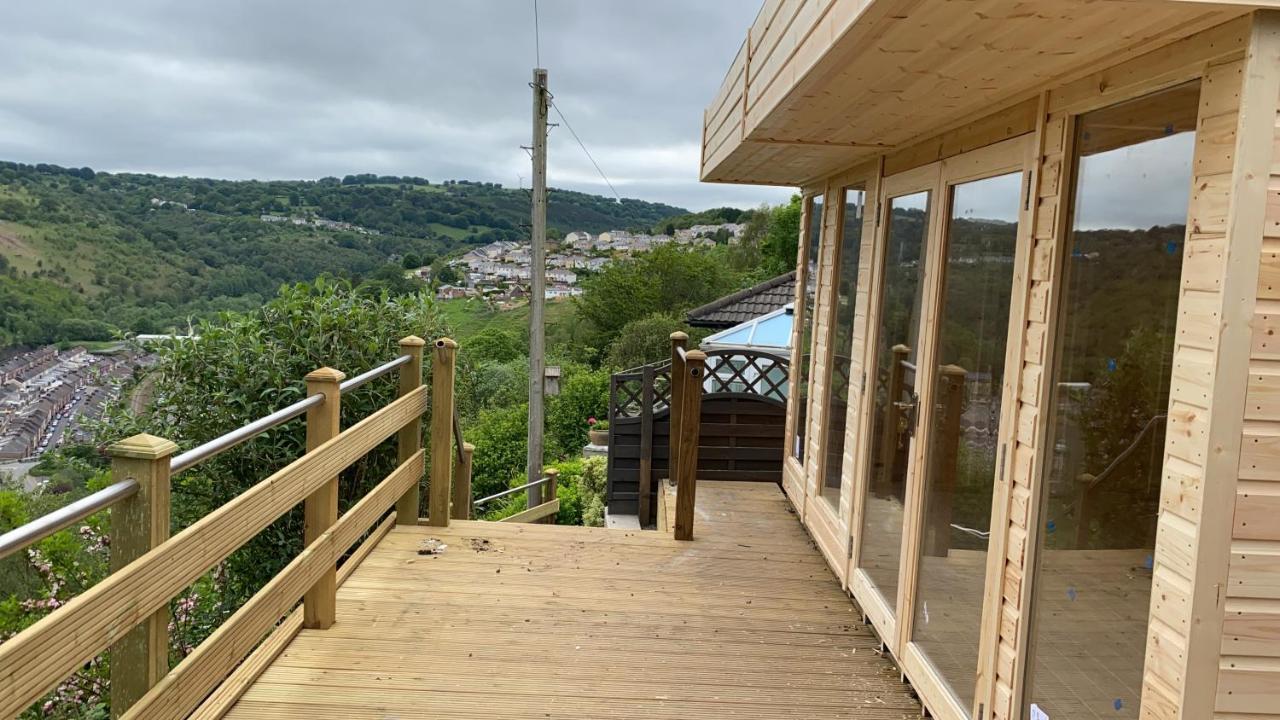 The Crest Hillside Retreat With Hot Tub Villa Abertillery Exterior photo